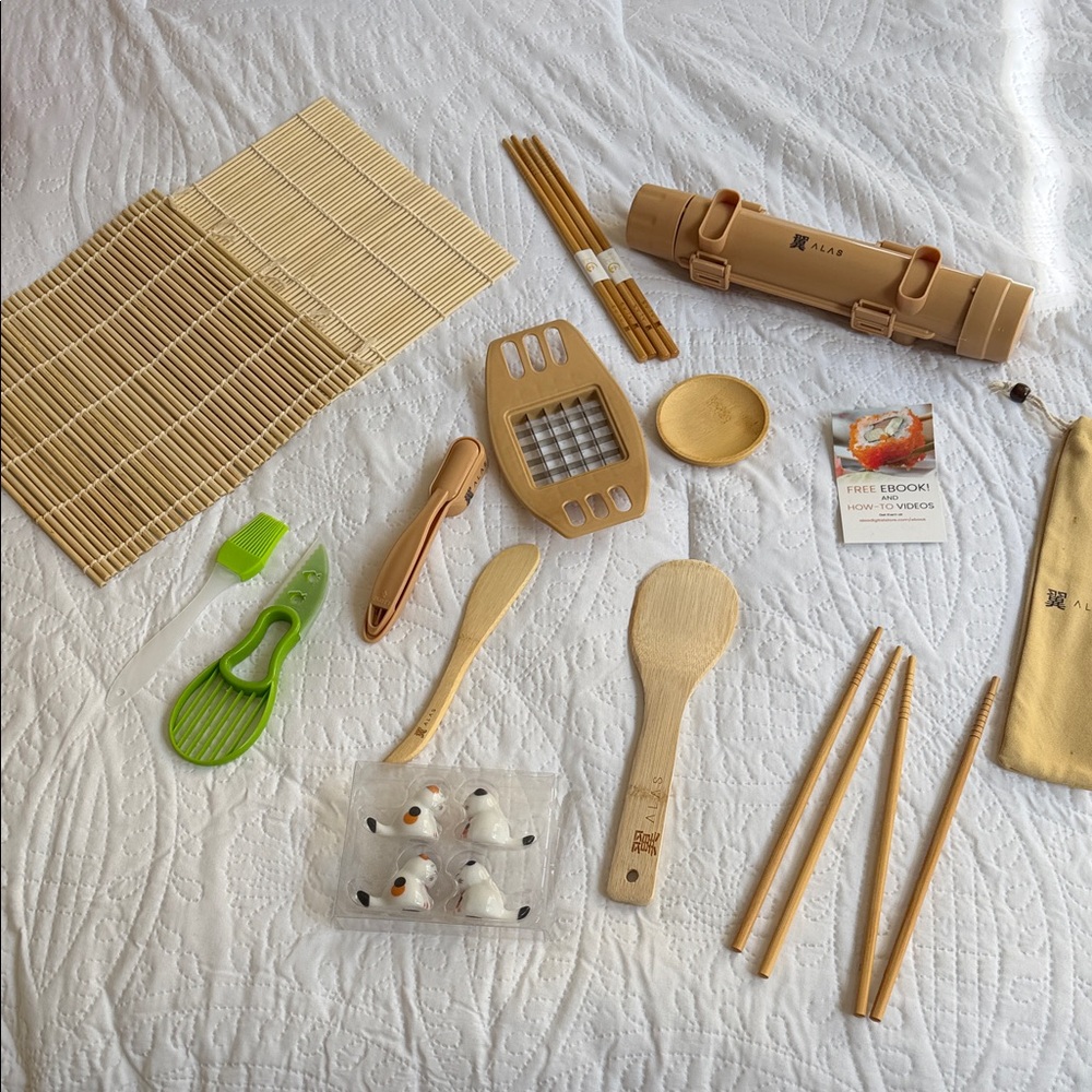 Bamboo Sushi Making Kit with Utensils - Natural Tan